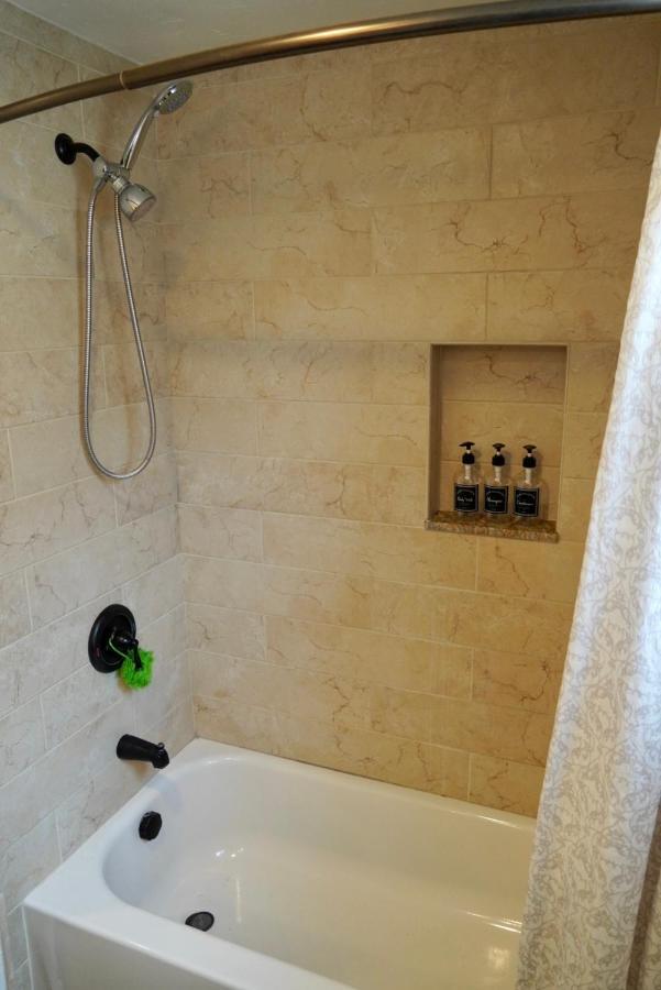 Cozy Family Hideaway, Sleeps 8, 4 Tv'S Yard, Shops Villa Simi Valley Eksteriør bilde
